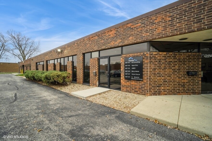 300 Marquardt Dr, Wheeling, IL for lease - Building Photo - Image 2 of 11