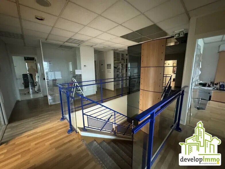 Flex in Colombelles for lease - Interior Photo - Image 3 of 10