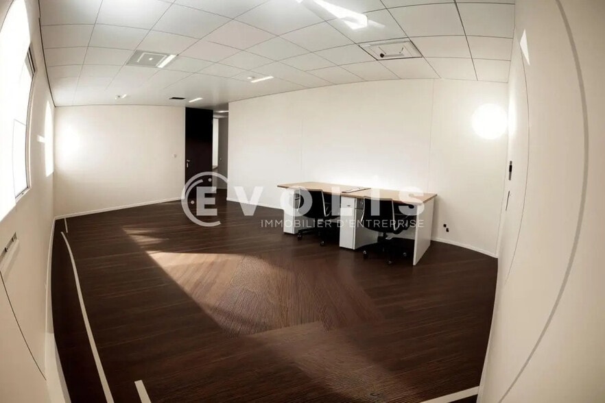 Office in Villiers-sur-Marne for lease - Building Photo - Image 3 of 31