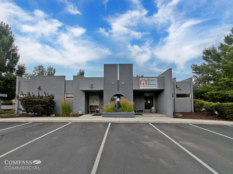 2195 NE Professional Ct, Bend, OR for lease - Building Photo - Image 1 of 9