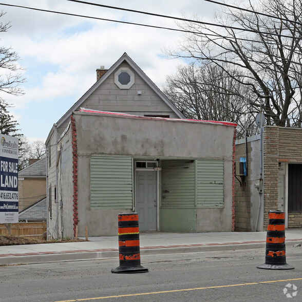 1415 Kingston Rd, Toronto, ON for sale - Building Photo - Image 2 of 5