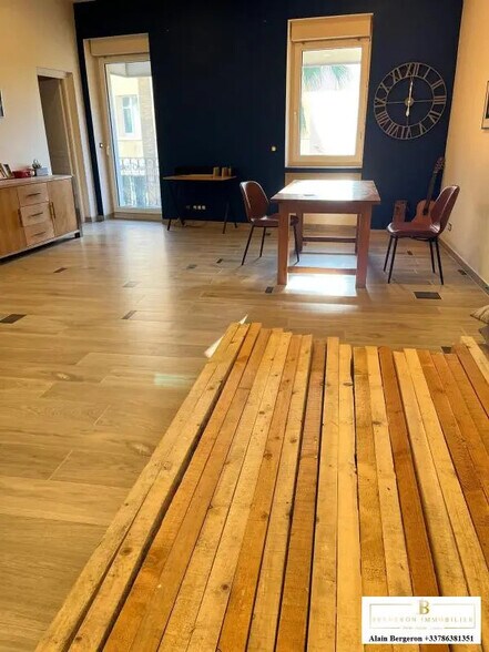 Retail in Le Cannet for lease - Interior Photo - Image 3 of 5