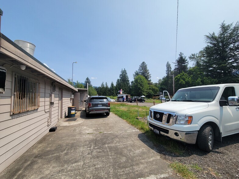 36310 state 2, Startup, WA 98293 Startup Market