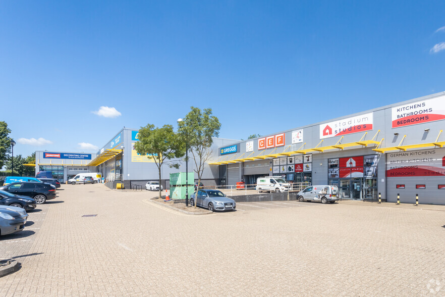 Watling St, Milton Keynes for lease - Building Photo - Image 1 of 8