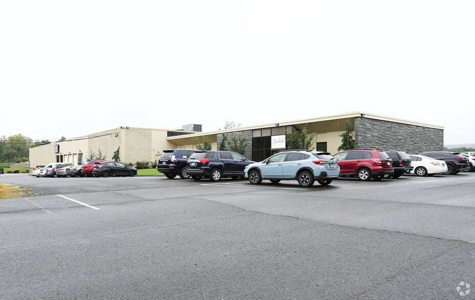 2500 Berlin Tpke, Berlin, CT for sale - Primary Photo - Image 1 of 1