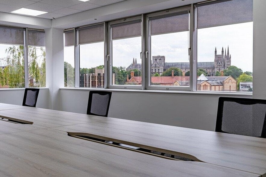 Northminster, Peterborough for lease - Interior Photo - Image 3 of 38