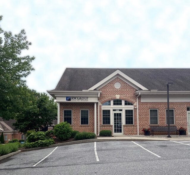 400 Old Forge Ln, Kennett Square, PA for lease - Building Photo - Image 2 of 10