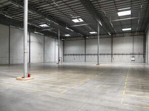 for lease Interior Photo- Image 2 of 3