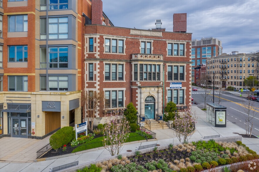 896 Beacon St, Boston, MA for lease - Building Photo - Image 2 of 9