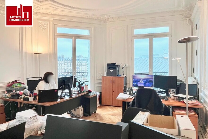Office in Paris for lease - Interior Photo - Image 2 of 8