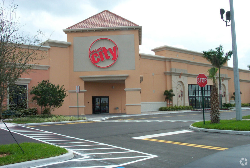 10500-10590 Forest Hill Blvd, Wellington, FL for lease - Building Photo - Image 1 of 7