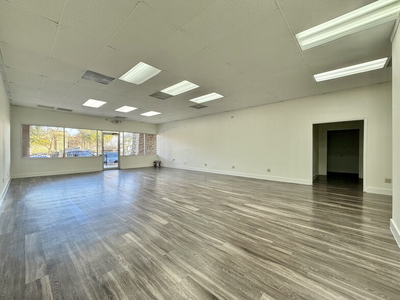 900 Round Rock Ave, Round Rock, TX for lease - Building Photo - Image 3 of 14