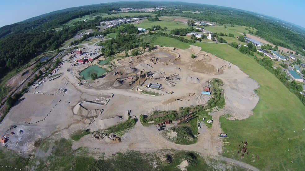 33 Demarest Rd, Sparta, NJ for sale - Building Photo - Image 1 of 1