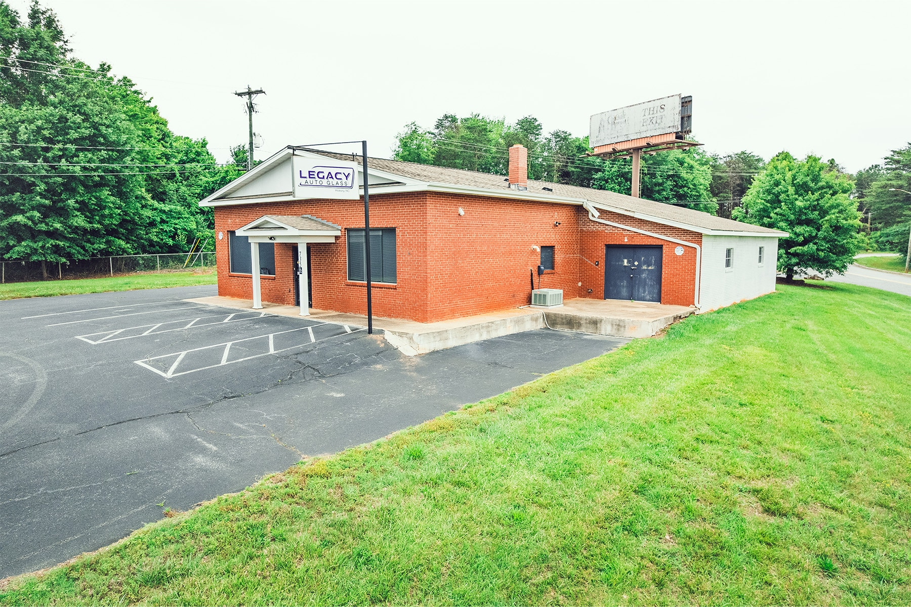 735 13th Avenue Dr SE, Hickory, NC for lease Primary Photo- Image 1 of 5