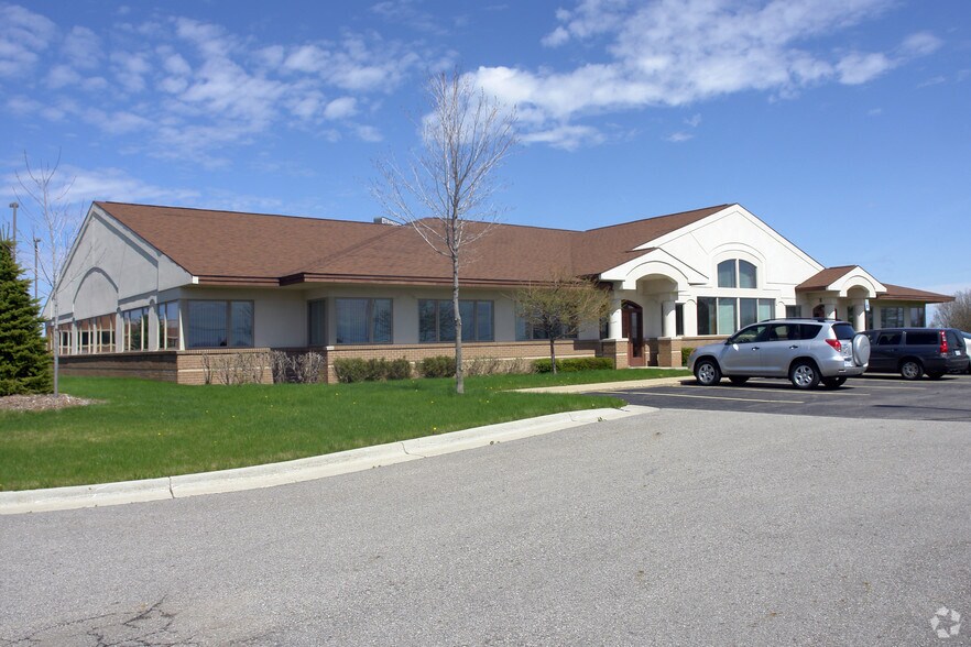 4081 Cascade Rd SE, Grand Rapids, MI for sale - Primary Photo - Image 1 of 1