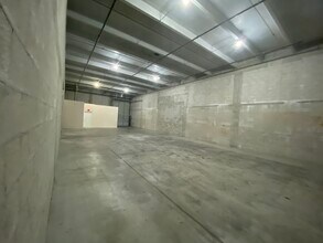 8252-8278 NW 70th St, Miami, FL for lease Interior Photo- Image 2 of 3