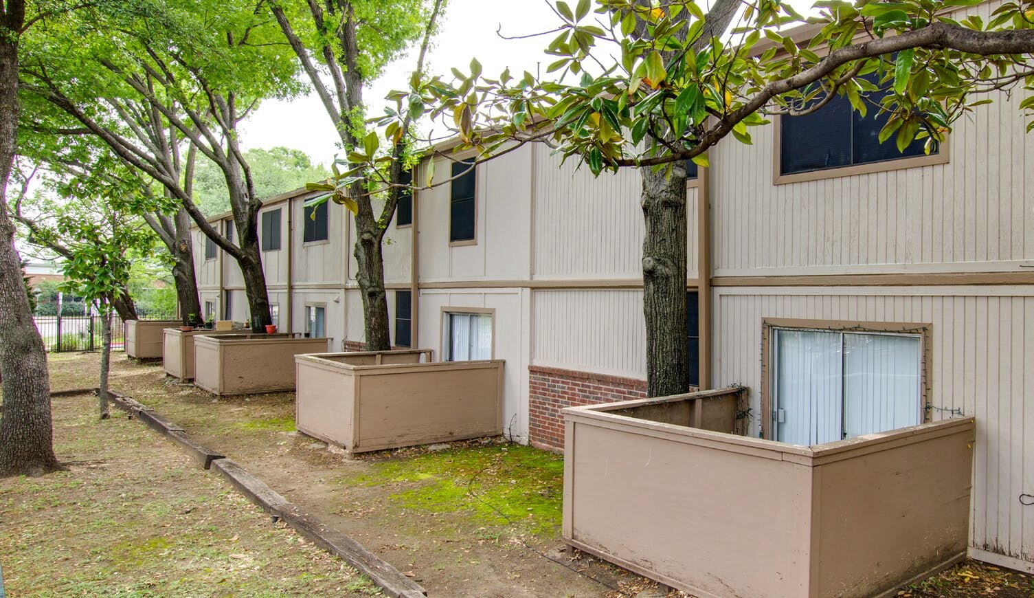 2610 W Colorado Blvd, Dallas, TX 75211