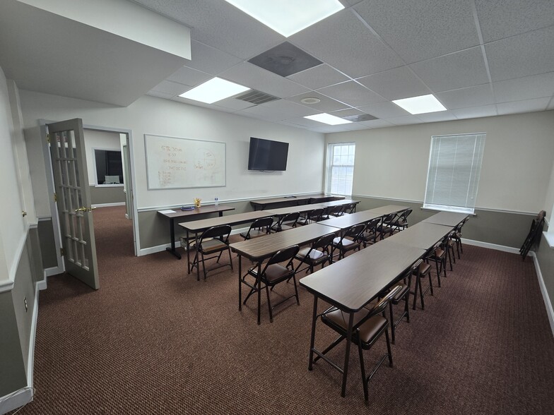 10901 Indian Head Hwy, Fort Washington, MD for lease - Building Photo - Image 3 of 18