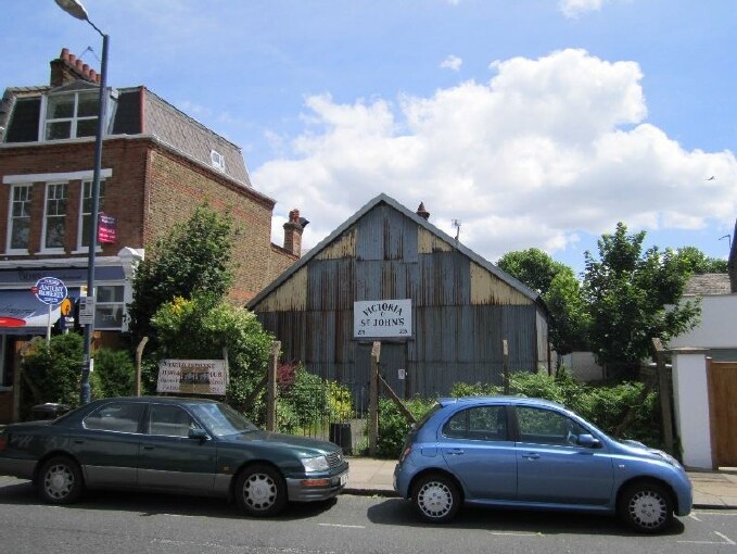 275 Sandycombe Rd, Richmond for sale Primary Photo- Image 1 of 1