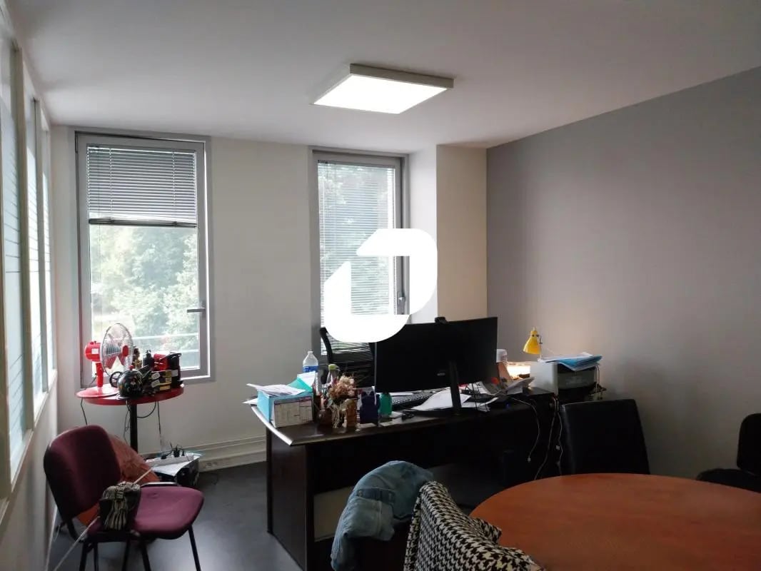 Office in Nantes for lease Interior Photo- Image 1 of 8