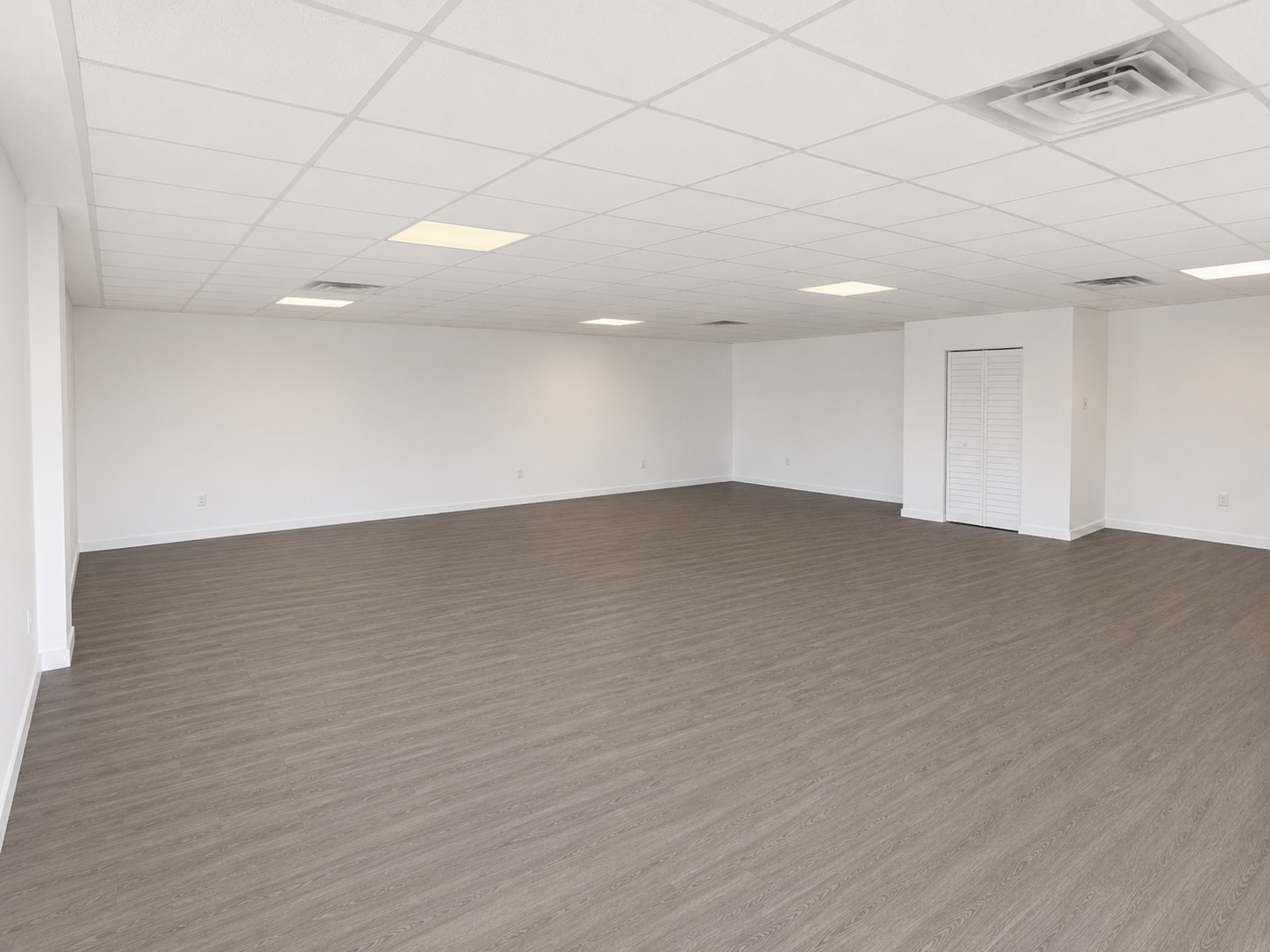 2626 N Magnolia Ave, Ocala, FL for lease Interior Photo- Image 1 of 3