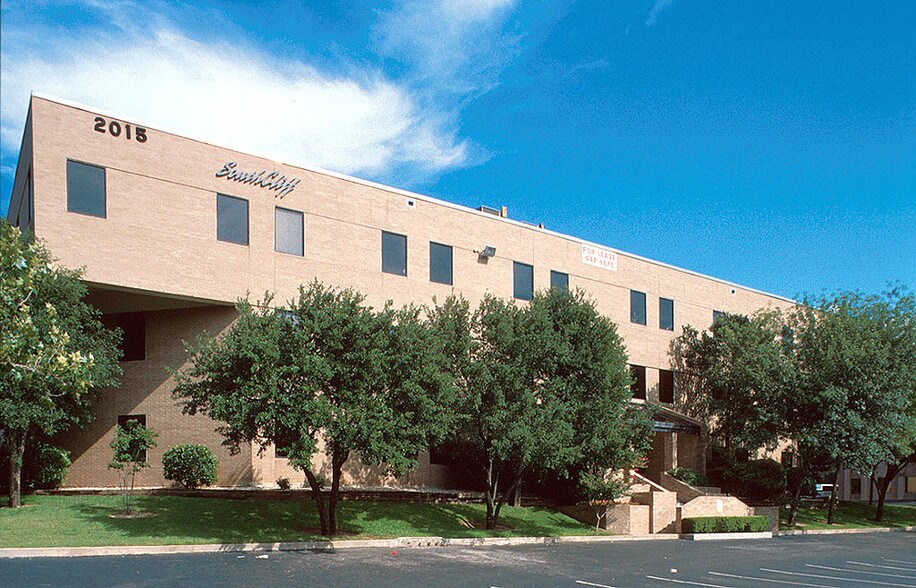 2015 S Interstate 35, Austin, TX for lease - Building Photo - Image 3 of 8