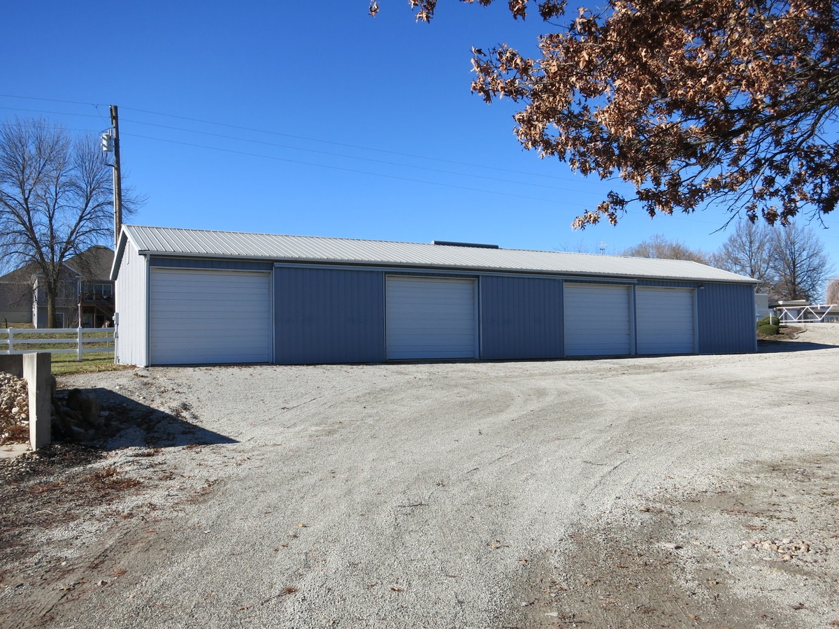 11447 NE Highway 69, Cameron, MO 64429