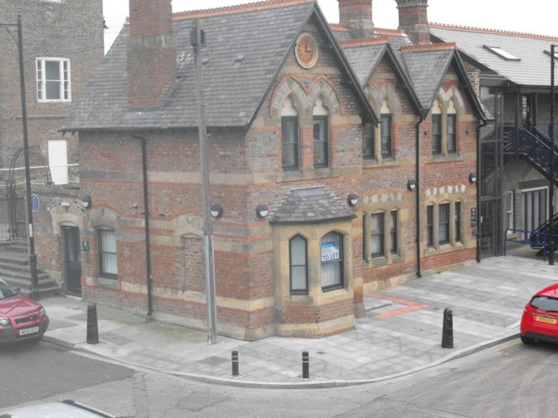 40 Fish Quay, North Shields for sale - Primary Photo - Image 1 of 1