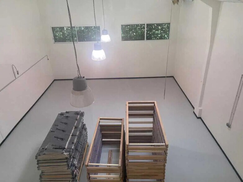 Office in Floirac for lease - Building Photo - Image 1 of 7