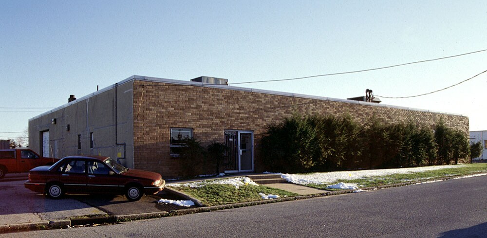 135 Rome St, Farmingdale, NY for sale Primary Photo- Image 1 of 1