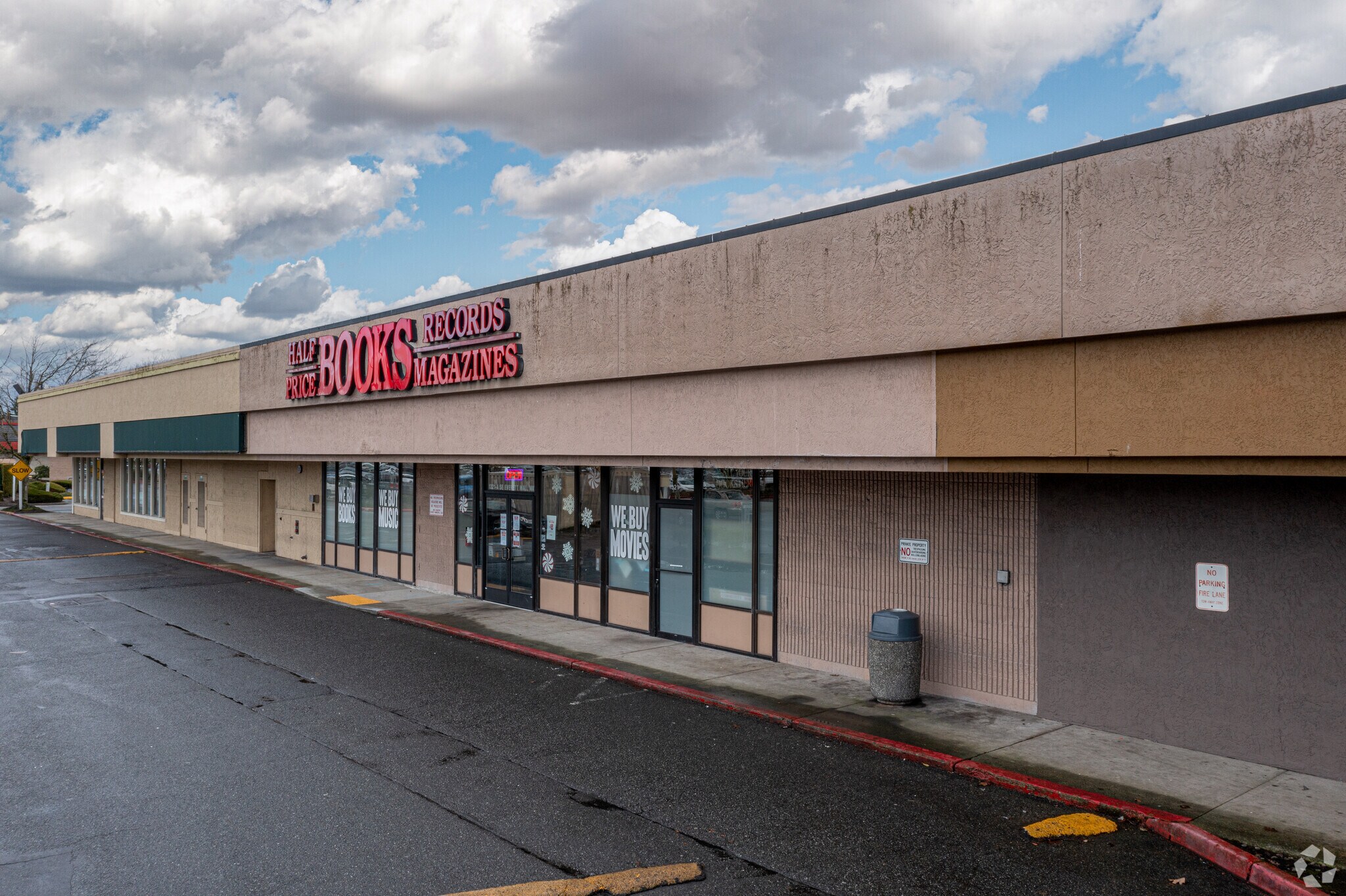 12011605 SE Everett Mall Way, Everett, WA 98208 Everett Mall Plaza