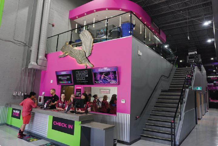 808 Viewfield Rd, Victoria, BC for sale - Interior Photo - Image 2 of 5