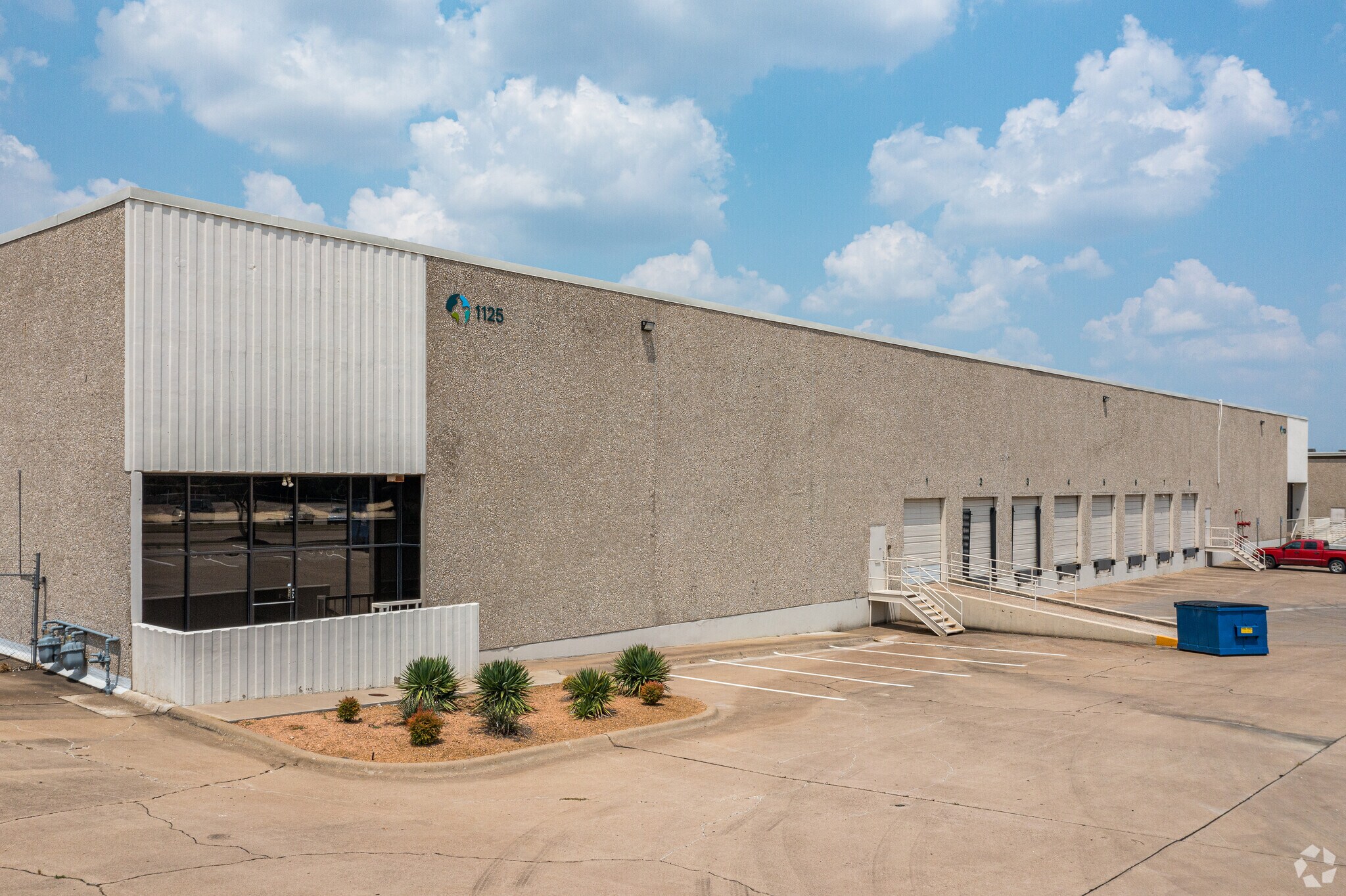 1121-1125 Avenue R, Grand Prairie, TX for sale Primary Photo- Image 1 of 1