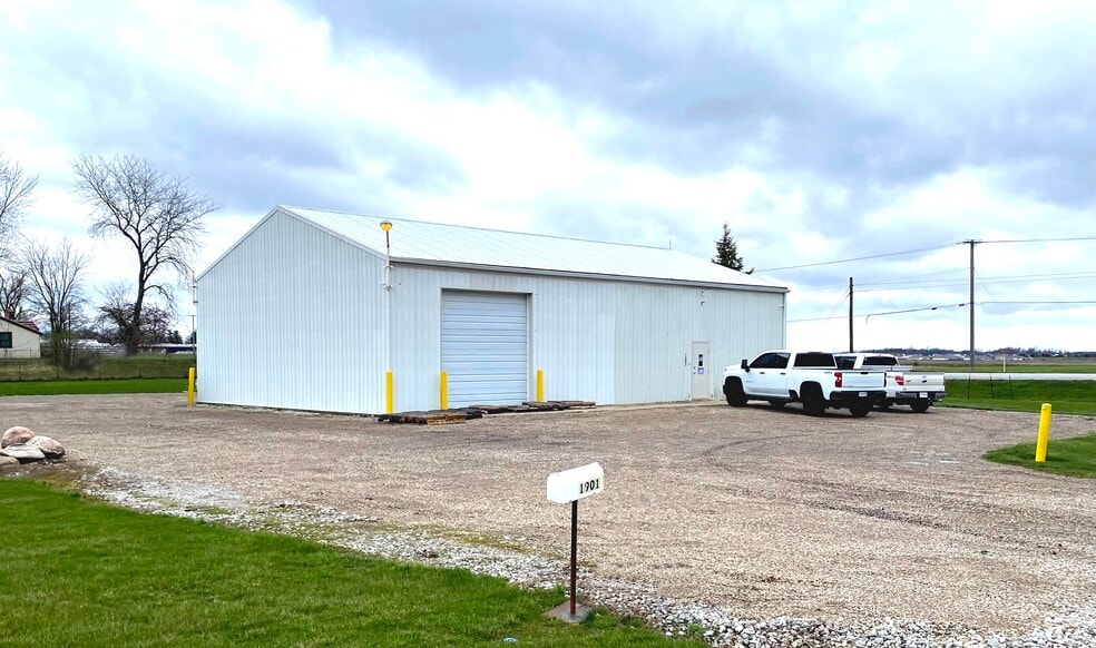 1901 Hathaway Rd, Fort Wayne, IN for sale - Building Photo - Image 2 of 2