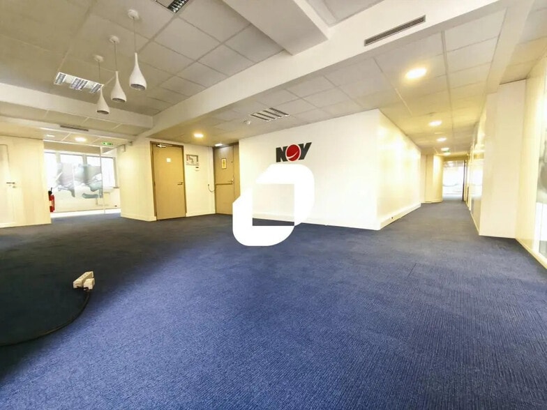 Office in Fontenay-sous-Bois for lease - Interior Photo - Image 3 of 10