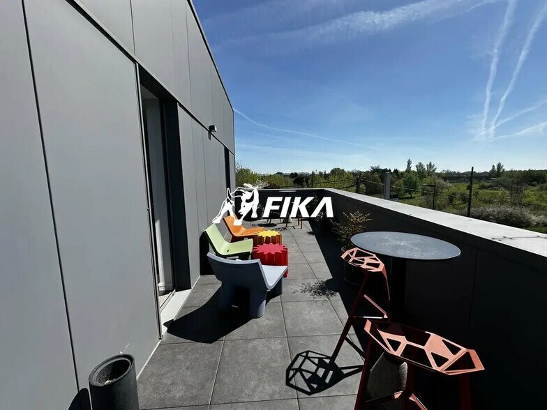 Office in Toulouse for lease - Building Photo - Image 3 of 10