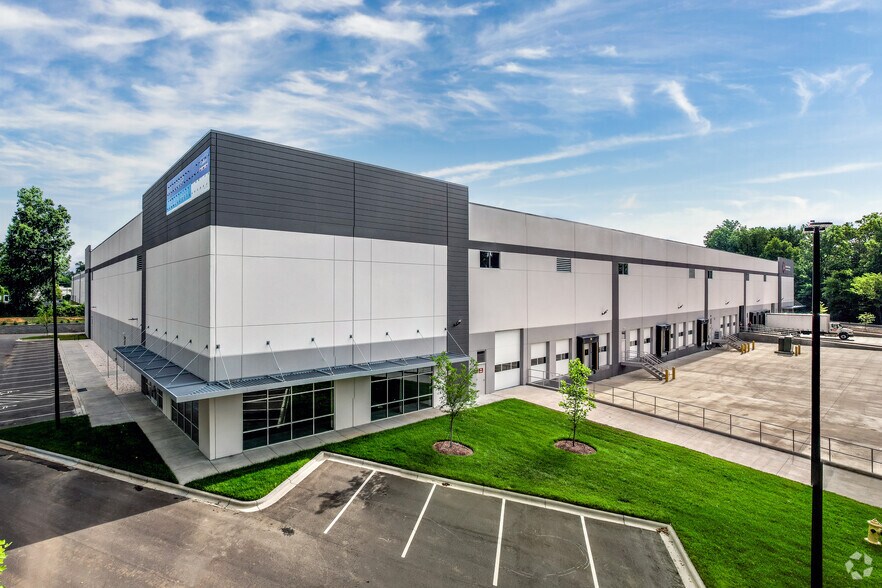 2111 Distribution Center Dr, Charlotte, NC 28269