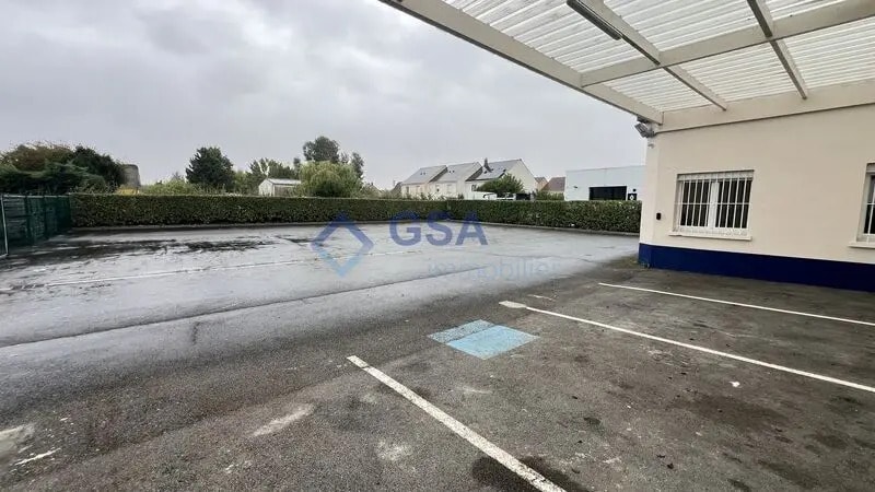 Office in Saint-Michel-sur-Orge for lease Building Photo- Image 1 of 7