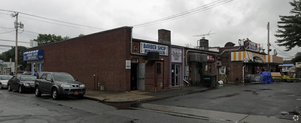 361-385 Merrick Ave, Merrick, NY for lease - Building Photo - Image 2 of 12