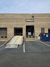 4291-4309 Henninger Ct, Chantilly, VA for lease Building Photo- Image 2 of 5