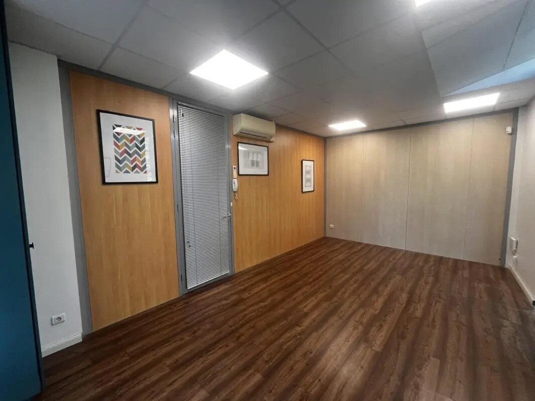 Office in Champigny-sur-Marne for lease Building Photo- Image 1 of 9