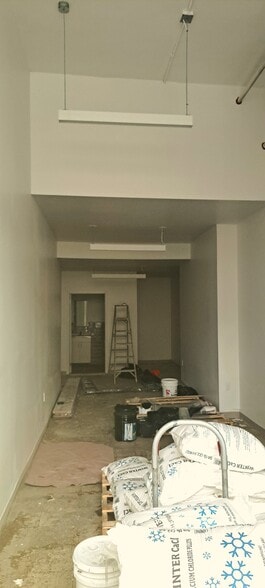 866 Elsmere Pl, Bronx, NY for lease - Primary Photo - Image 1 of 2