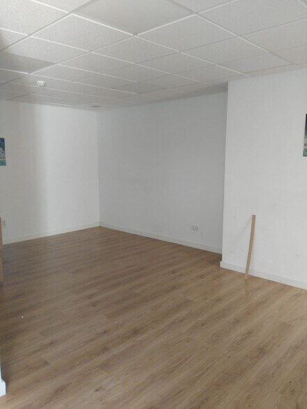 Office in Cáceres for lease - Building Photo - Image 2 of 7