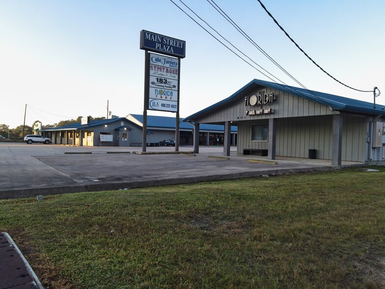 727-801 N Main St, Lumberton, TX for lease - Building Photo - Image 3 of 5