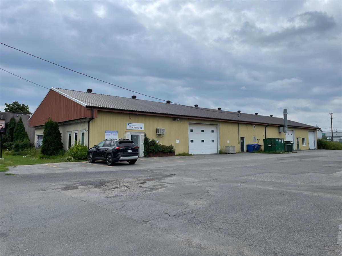 340 St Saint-Paul, Repentigny, QC for sale Primary Photo- Image 1 of 1