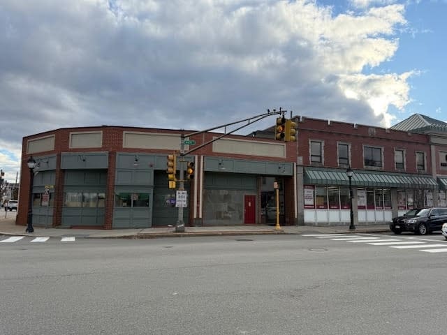 888 Main St, Waltham, MA for lease Interior Photo- Image 1 of 11