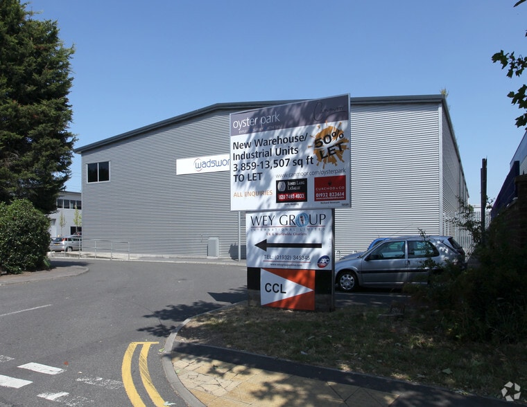 109 Chertsey Rd, Byfleet for lease - Building Photo - Image 2 of 5