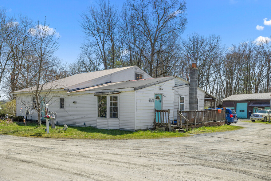 9 Oak Ave, Ballston Spa, NY for sale - Building Photo - Image 3 of 37