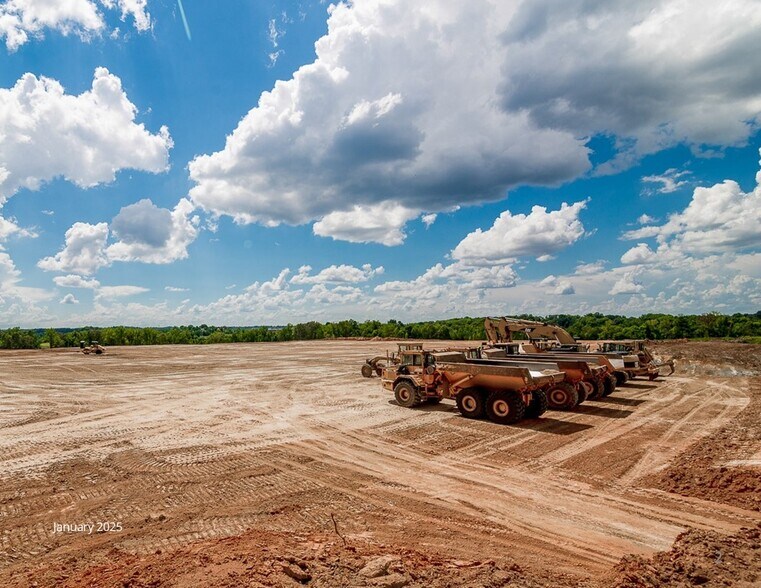 1460 E P Street Ext, Newton, NC for sale - Building Photo - Image 1 of 2