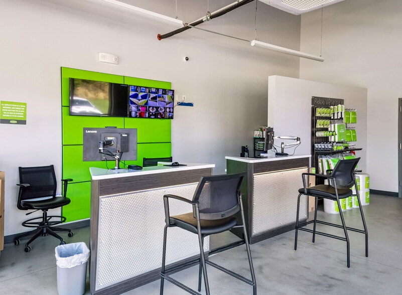 Extra Space (Managed) Portfolio portfolio of 2 properties for sale on LoopNet.com - Building Photo - Image 3 of 17